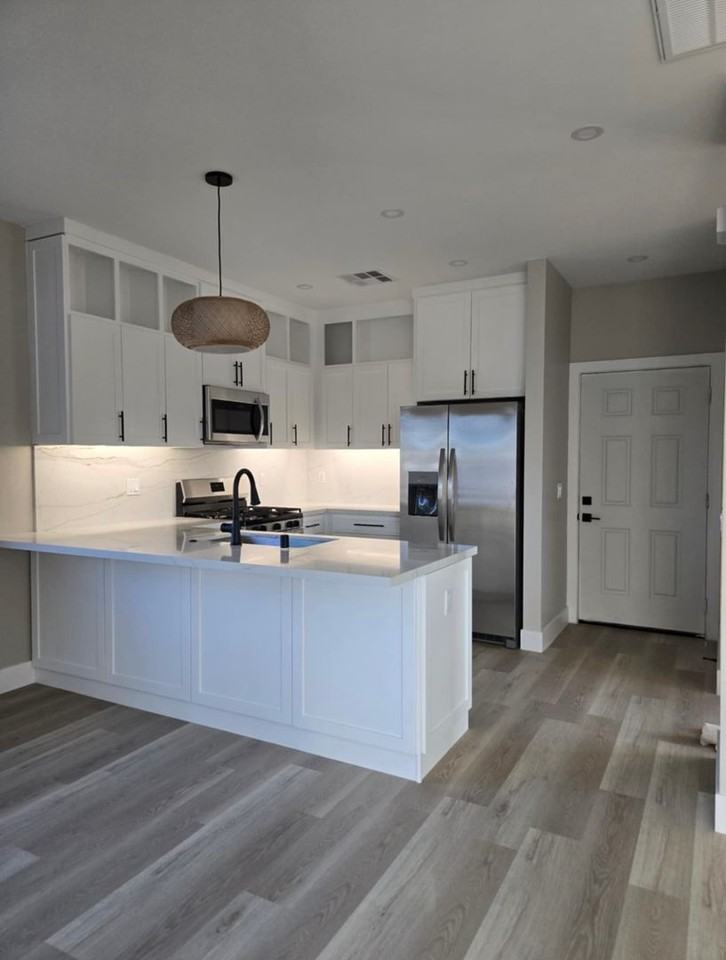 3453 N Mountain View Dr - Photo 3 of 27