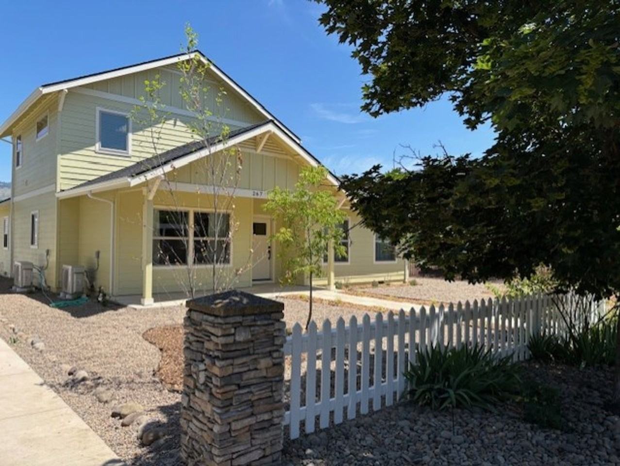 267 Talent Ave - Photo 2 of 33