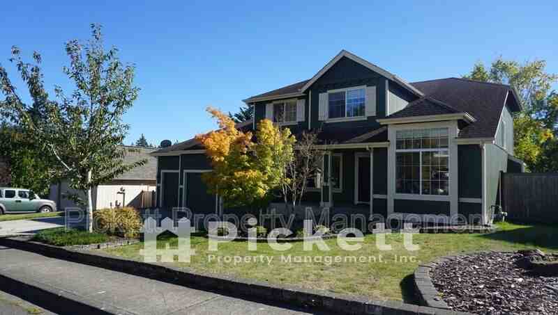 2037 Ne Gustaf St - Photo 2 of 34