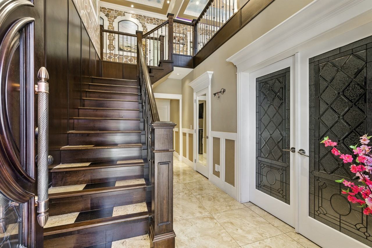 10122 128A Street - Photo 3 of 31