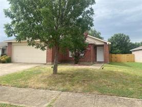 2224 Maple Dr - Photo 1 of 1
