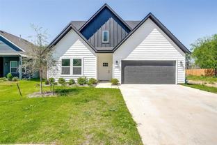813 Stamps Ave - Photo 1 of 1