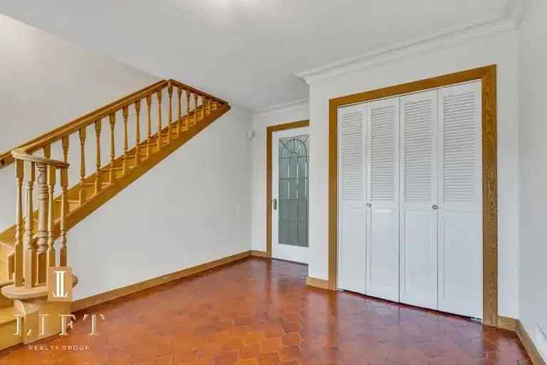 6130 Buckingham Pl #6130 - Photo 3 of 27