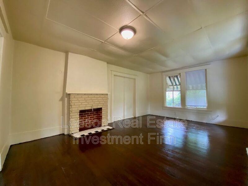 2538 Emery St - Photo 2 of 11