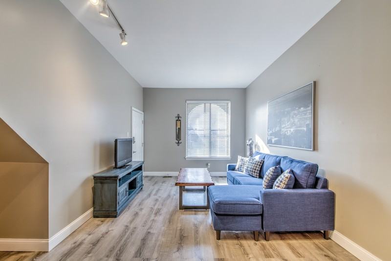 3639 Mcree Ave - Photo 4 of 23