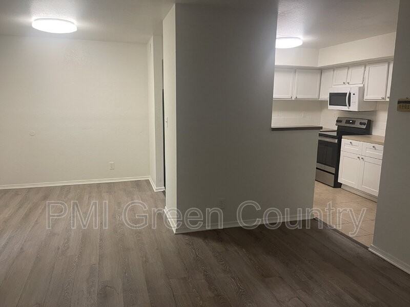 6657 S Victor Ave #I102 - Photo 5 of 9