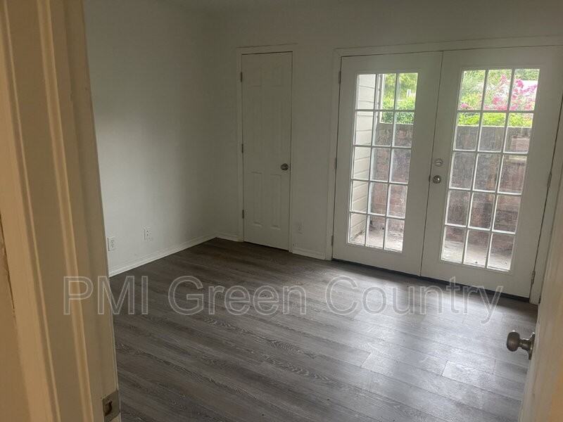 6657 S Victor Ave #I102 - Photo 6 of 9