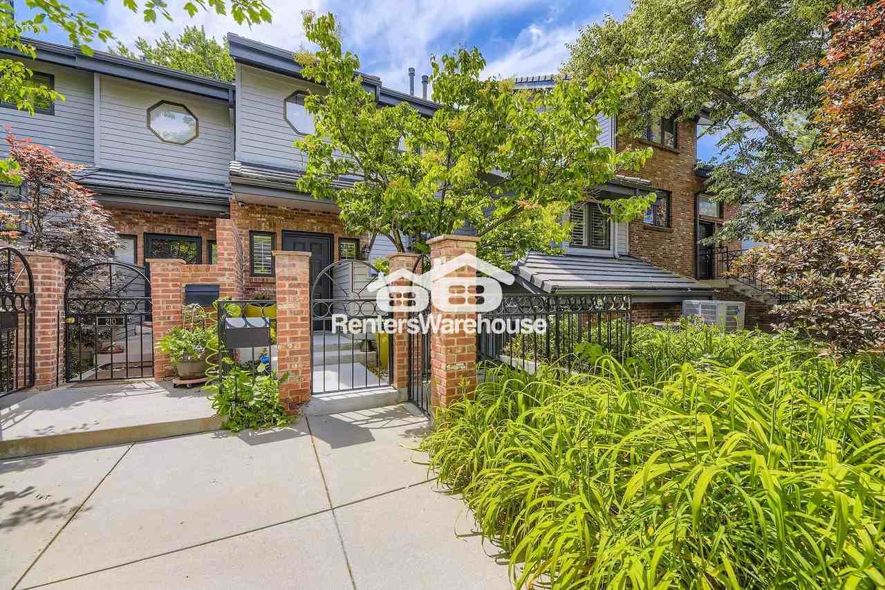 214 Madison St - Photo 3 of 28