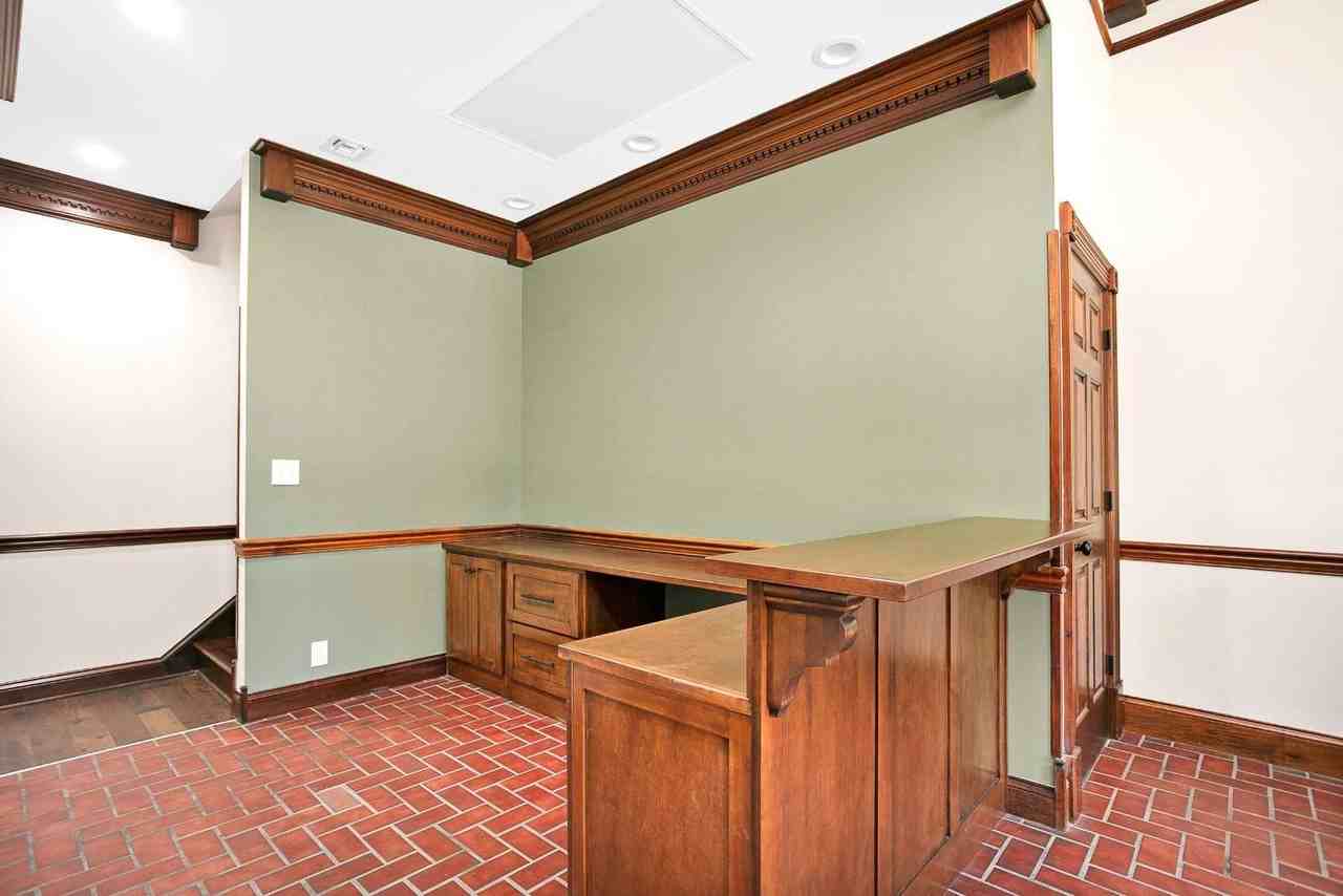 103 W Main St - Photo 5 of 30