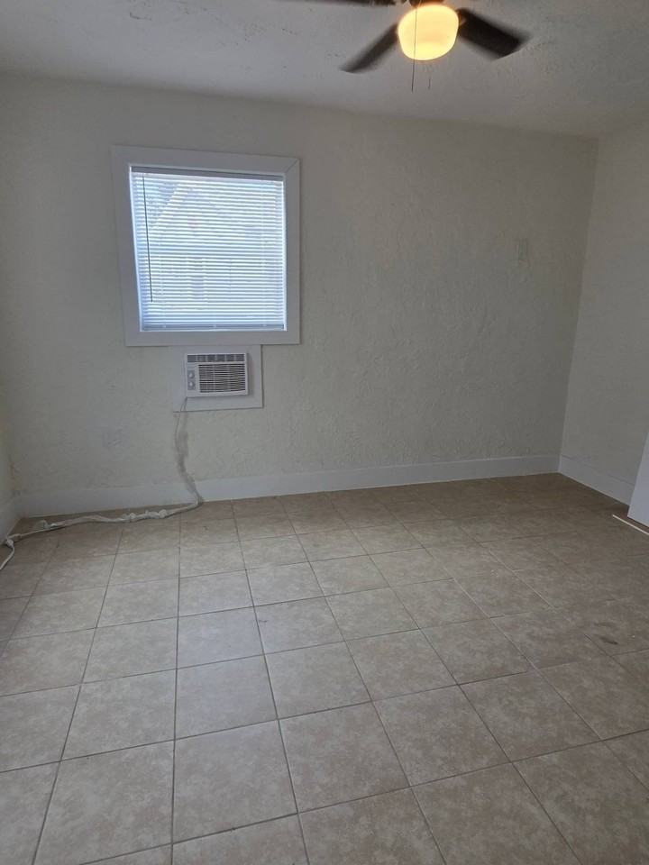 7 Pine Ridge Dr - Photo 2 of 4