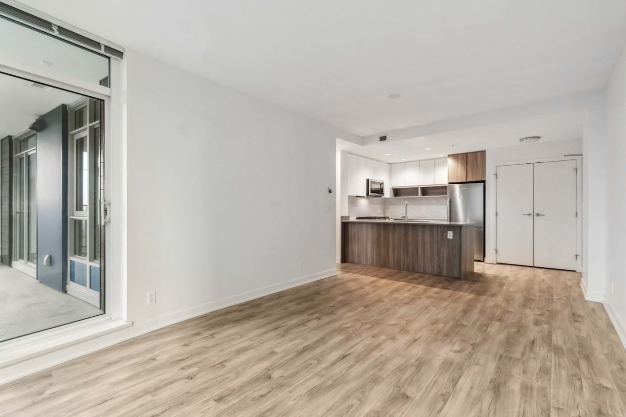 8940 University Crescent #305 - Photo 4 of 24
