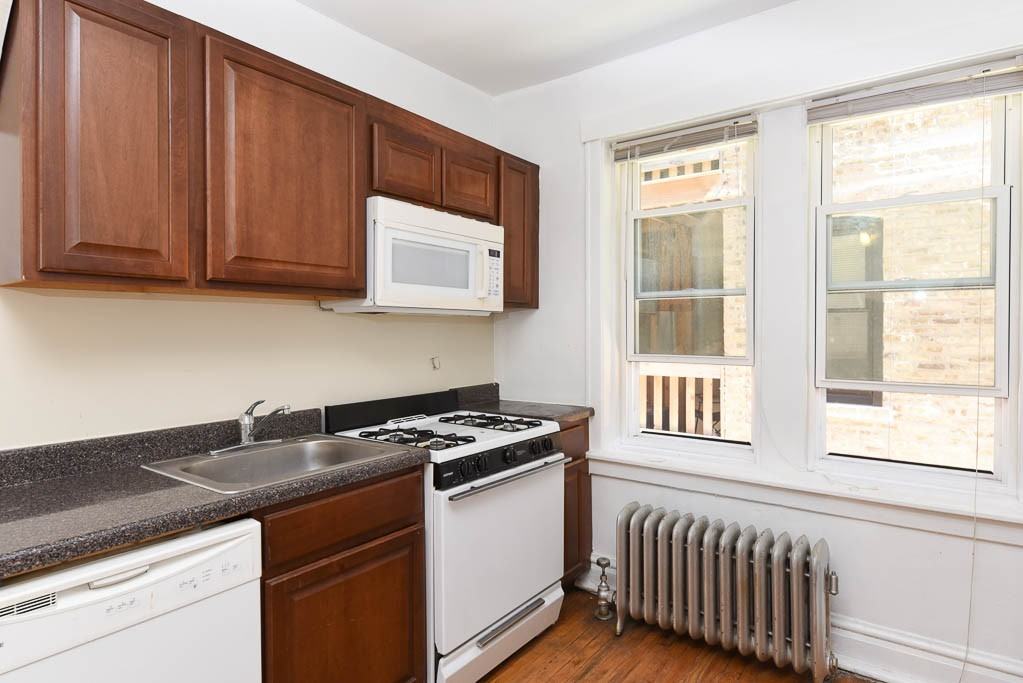 3906 W Argyle St #1A - Photo 3 of 18