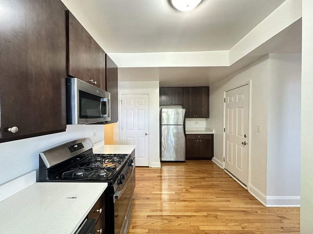 3428 W Parker Ave #2 - Photo 4 of 21