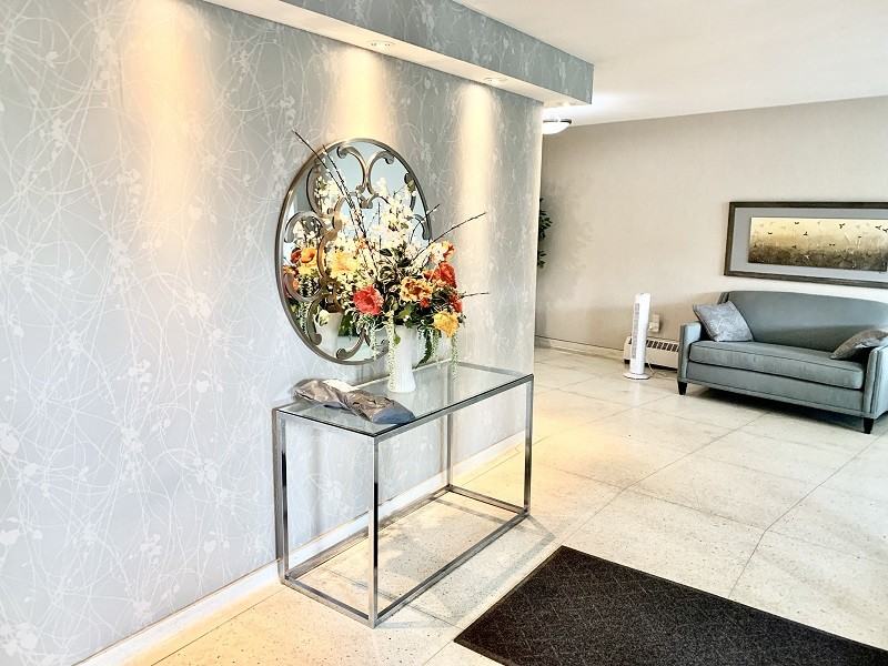 1 05-1 Mowat Ave - Photo 2 of 50