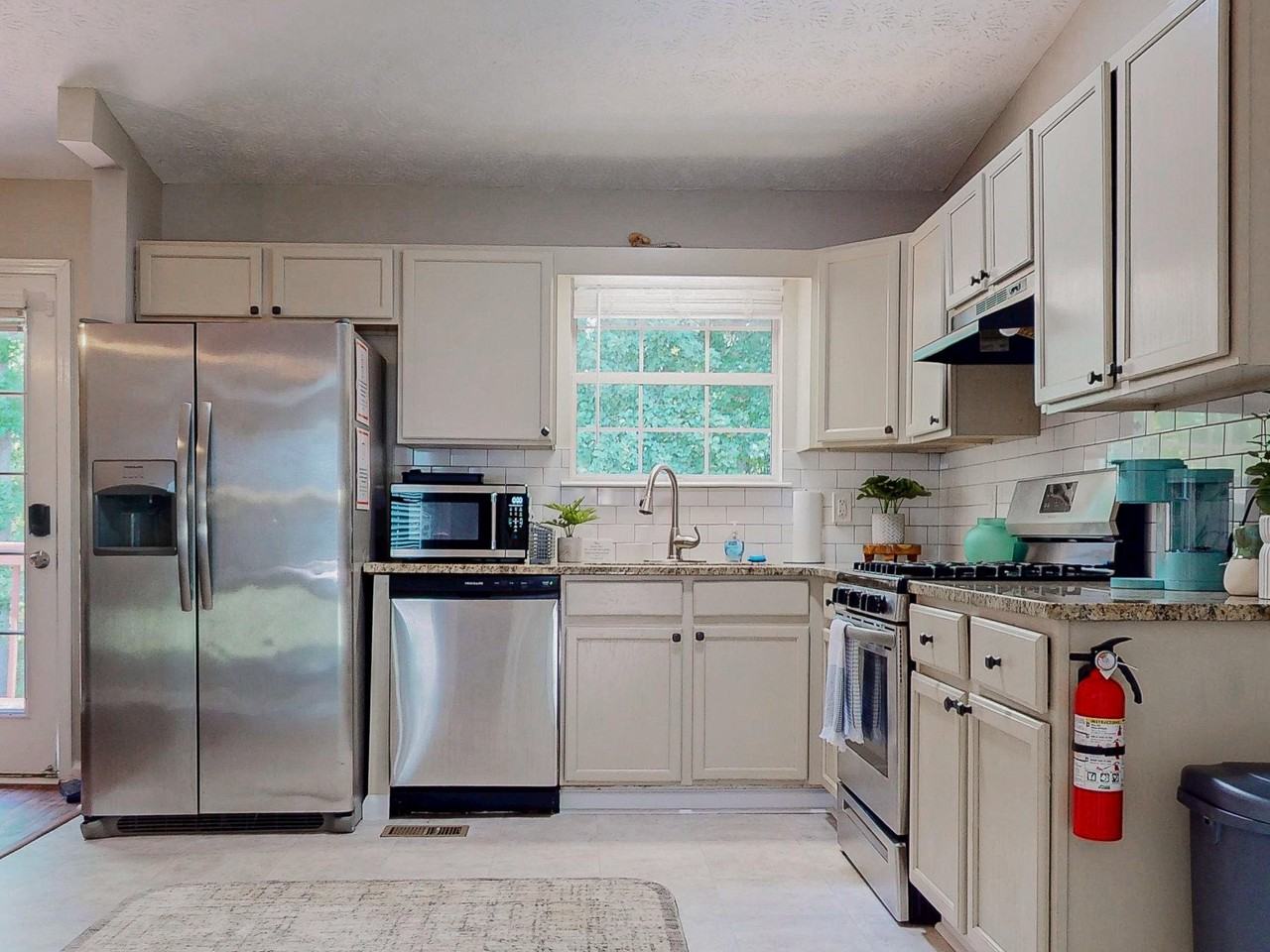 Ramblewood Cir - Photo 2 of 8