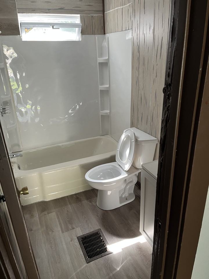 2205 N Monroe St - Photo 3 of 7