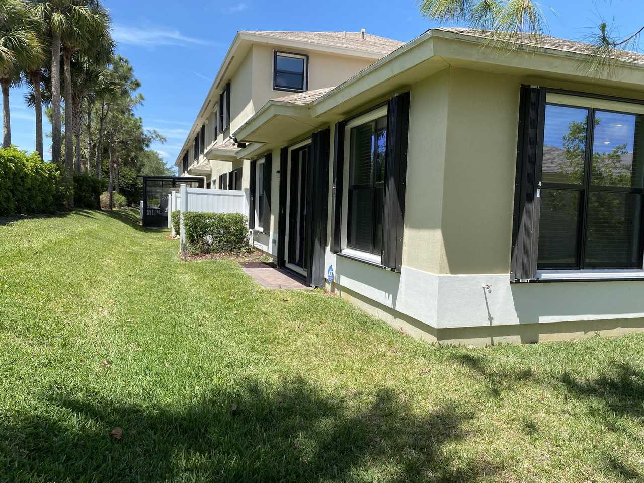 10031 W Villa Cir - Photo 2 of 42