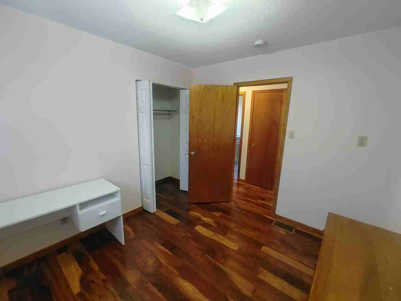 581 Macdonnell St #4 - Photo 4 of 9