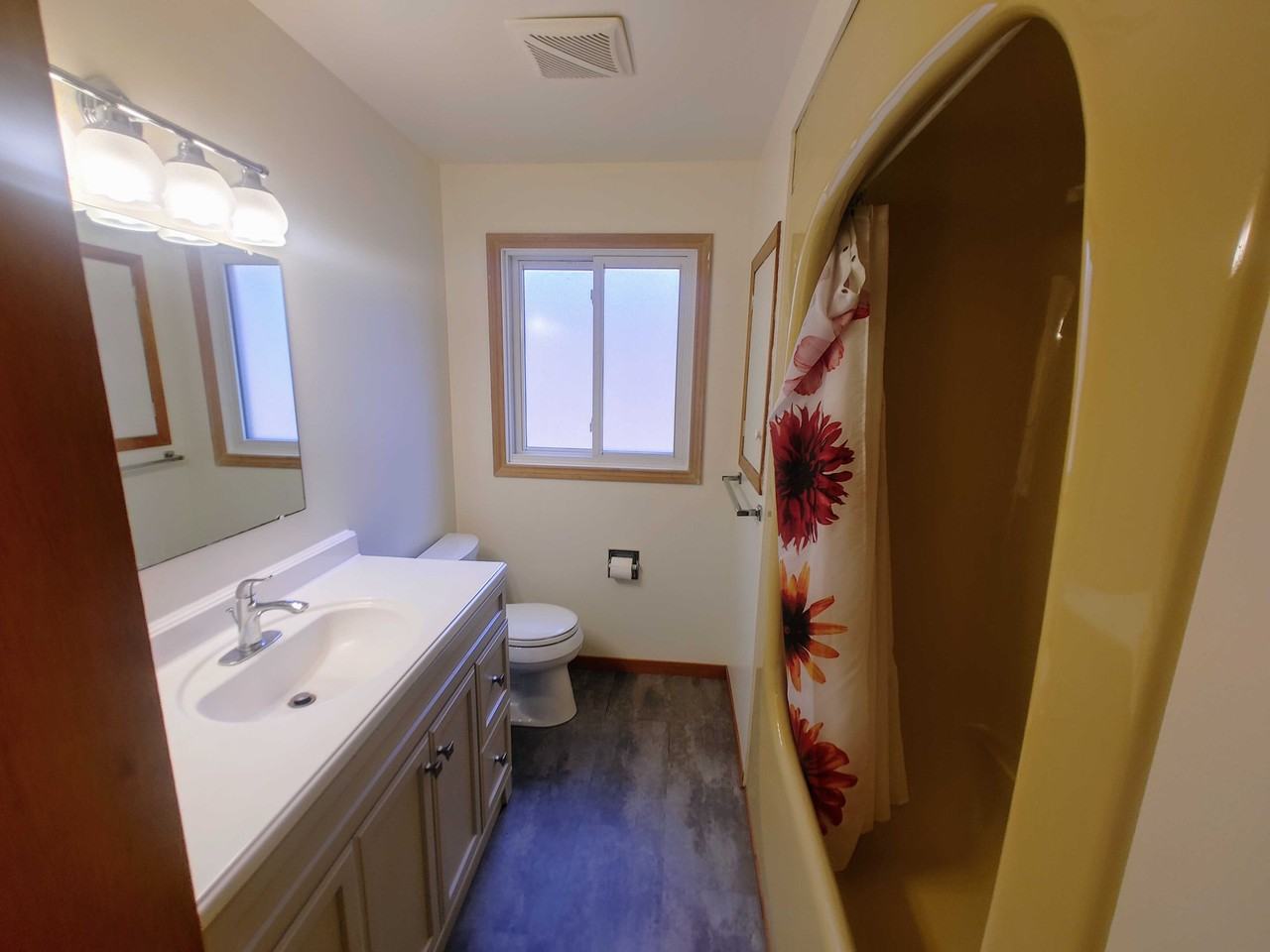 581 Macdonnell St #4 - Photo 6 of 9