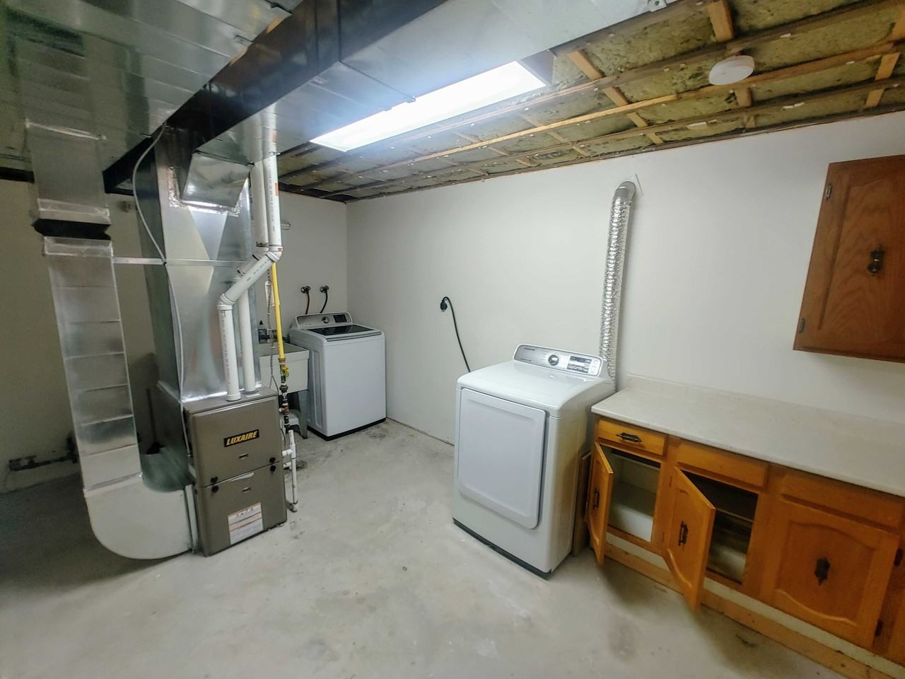 581 Macdonnell St #4 - Photo 7 of 9