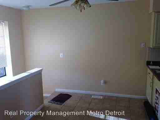 11647 Lynhurst Dr - Photo 3 of 9