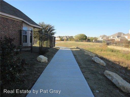 5000 Valleyside Dr - Photo 3 of 6