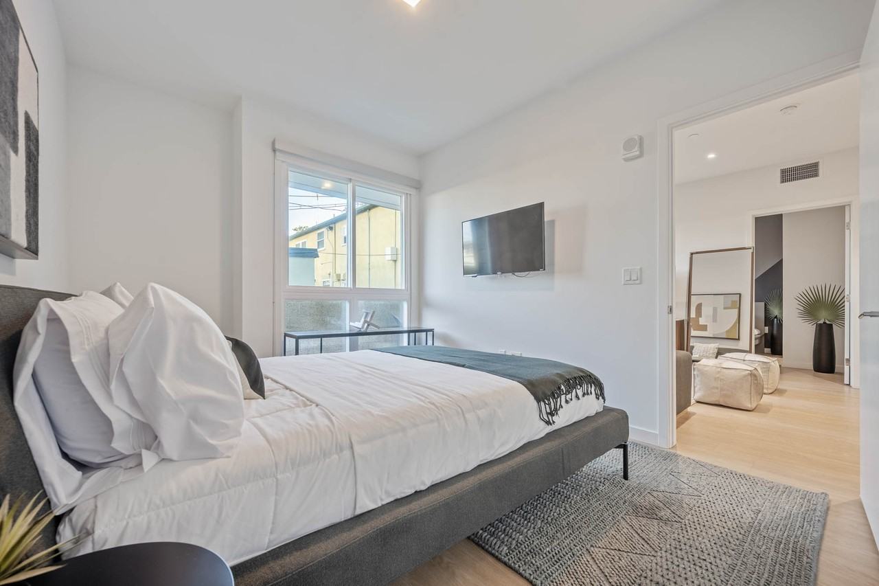 5851 W 88th St - Photo 2 of 45