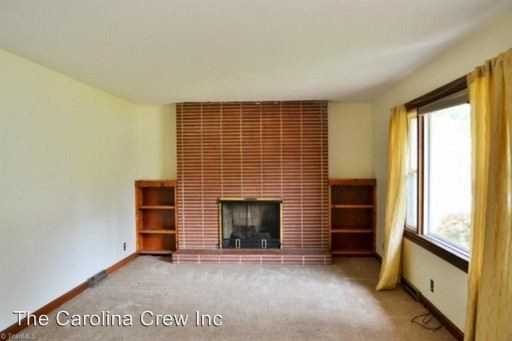 1119 Pleasant View Dr NE - Photo 3 of 15