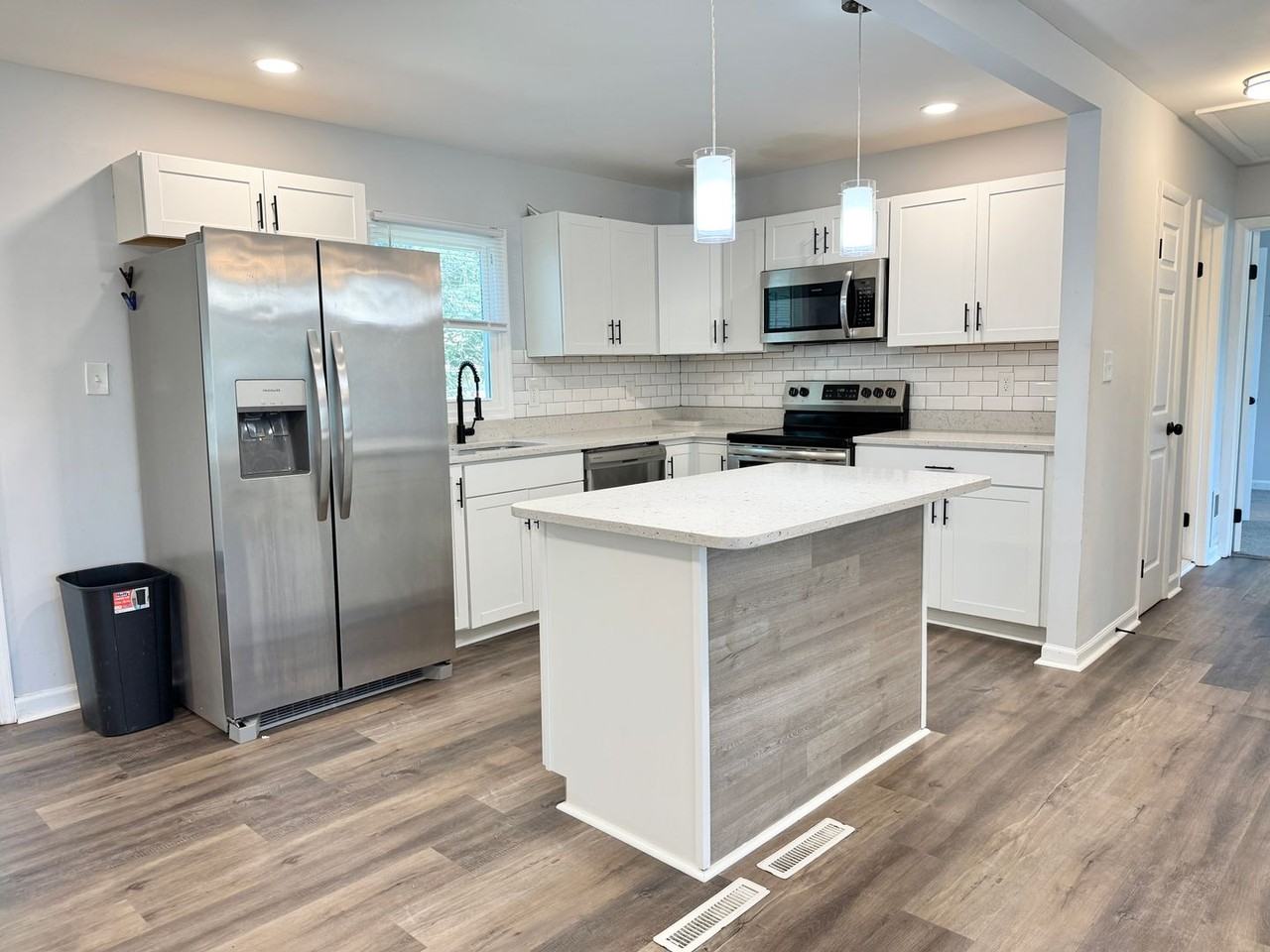 4507 Dale Blvd - Photo 3 of 30