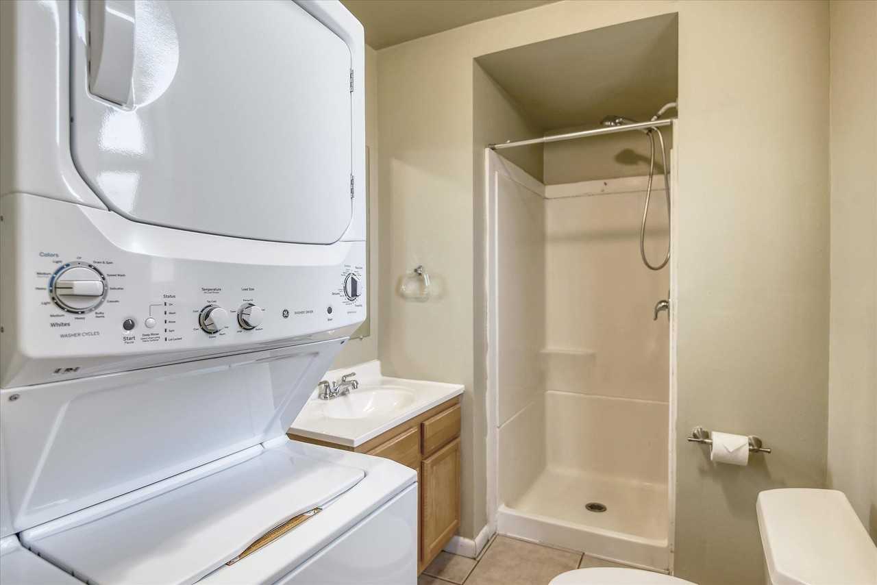 1017 East Augusta Avenue - Photo 3 of 25