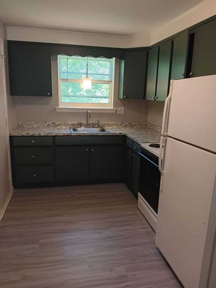 Folly Brook Manor - Photo 4 of 16