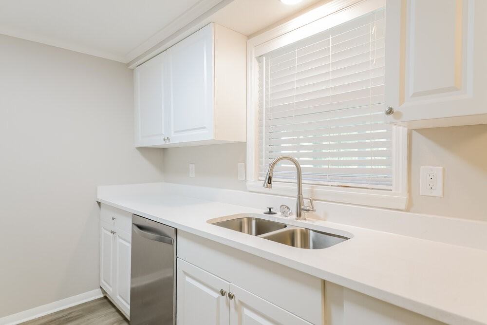 5009 Silk Oak Dr - Photo 6 of 16