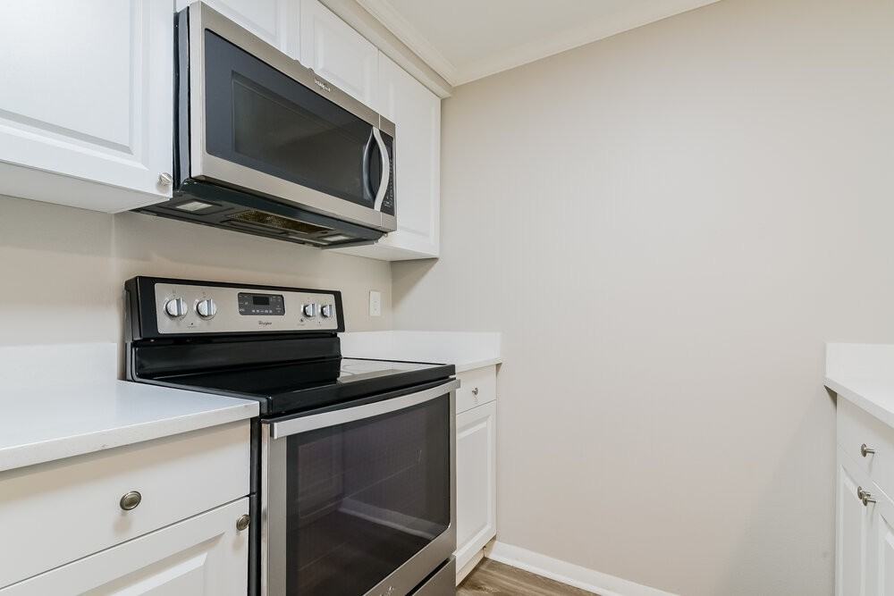 5009 Silk Oak Dr - Photo 7 of 16