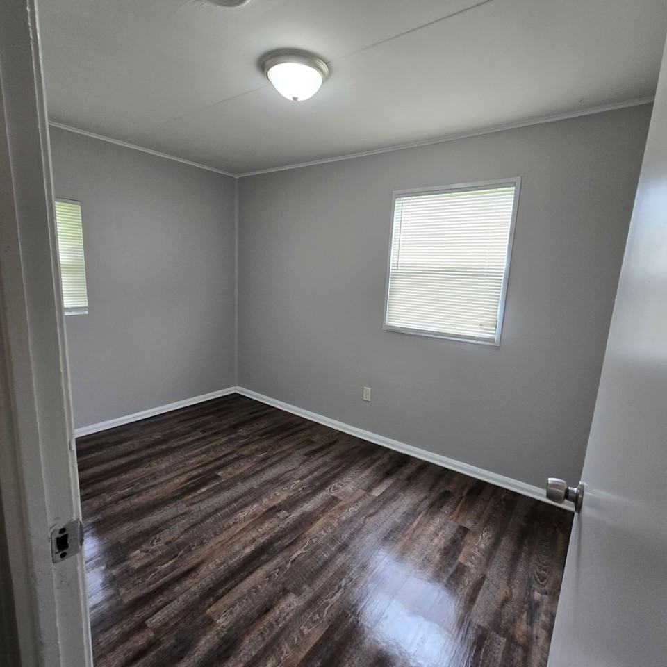 1222 Canfield Ave - Photo 4 of 11