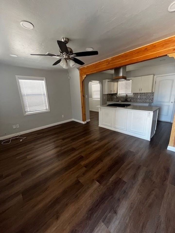 515 30th St - Photo 3 of 11