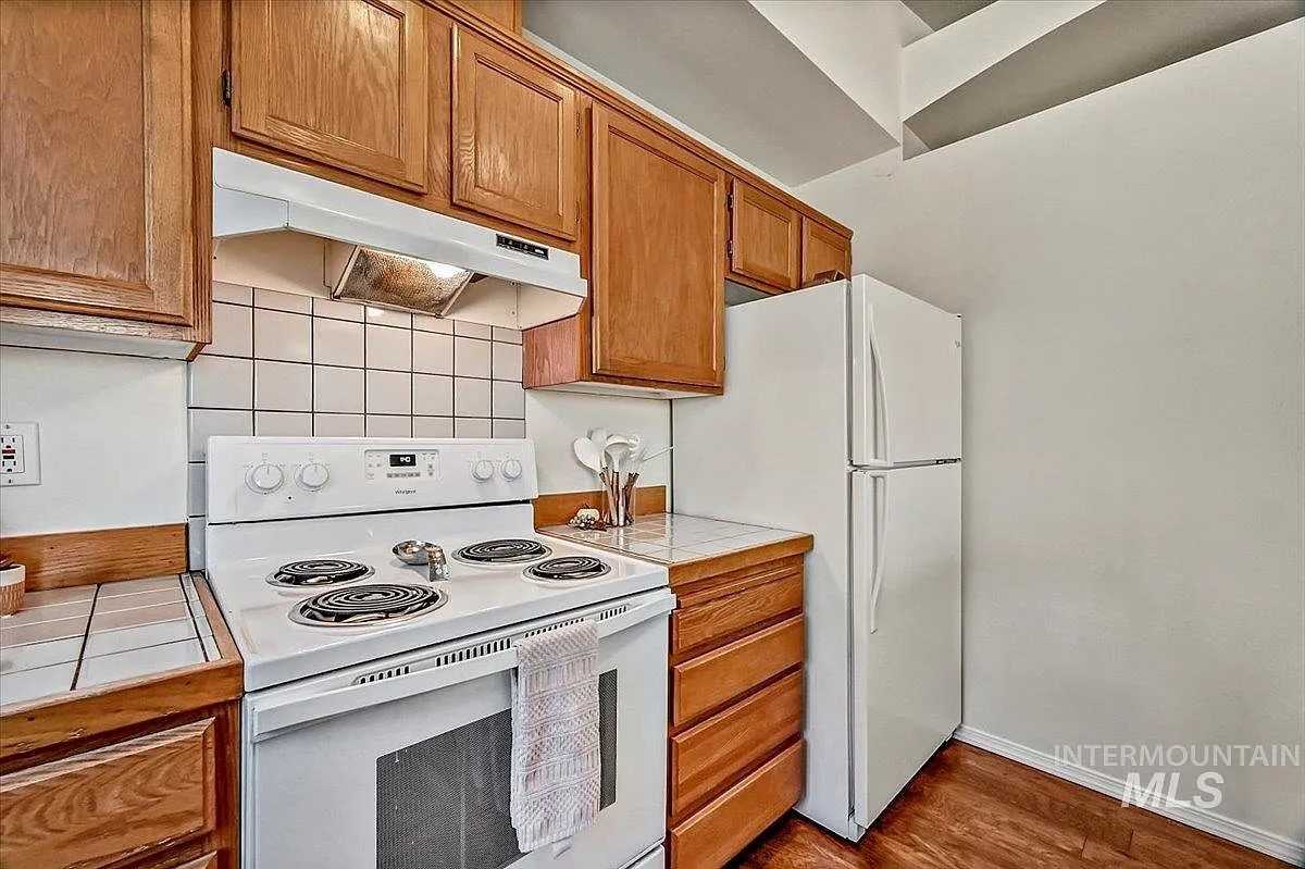 5668 S Kalmia Pl #NA - Photo 7 of 20