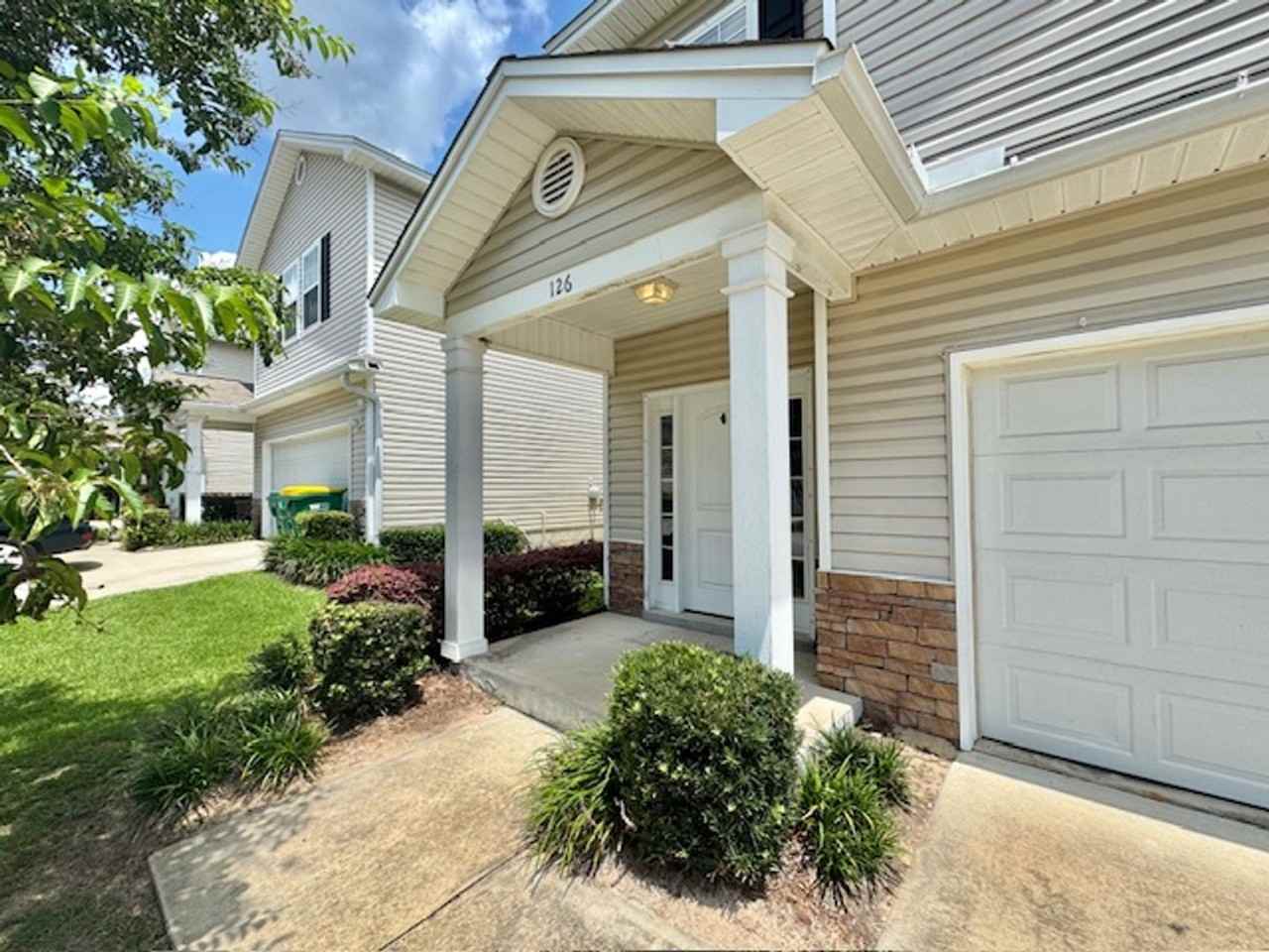 126 Farrah Ave - Photo 2 of 35