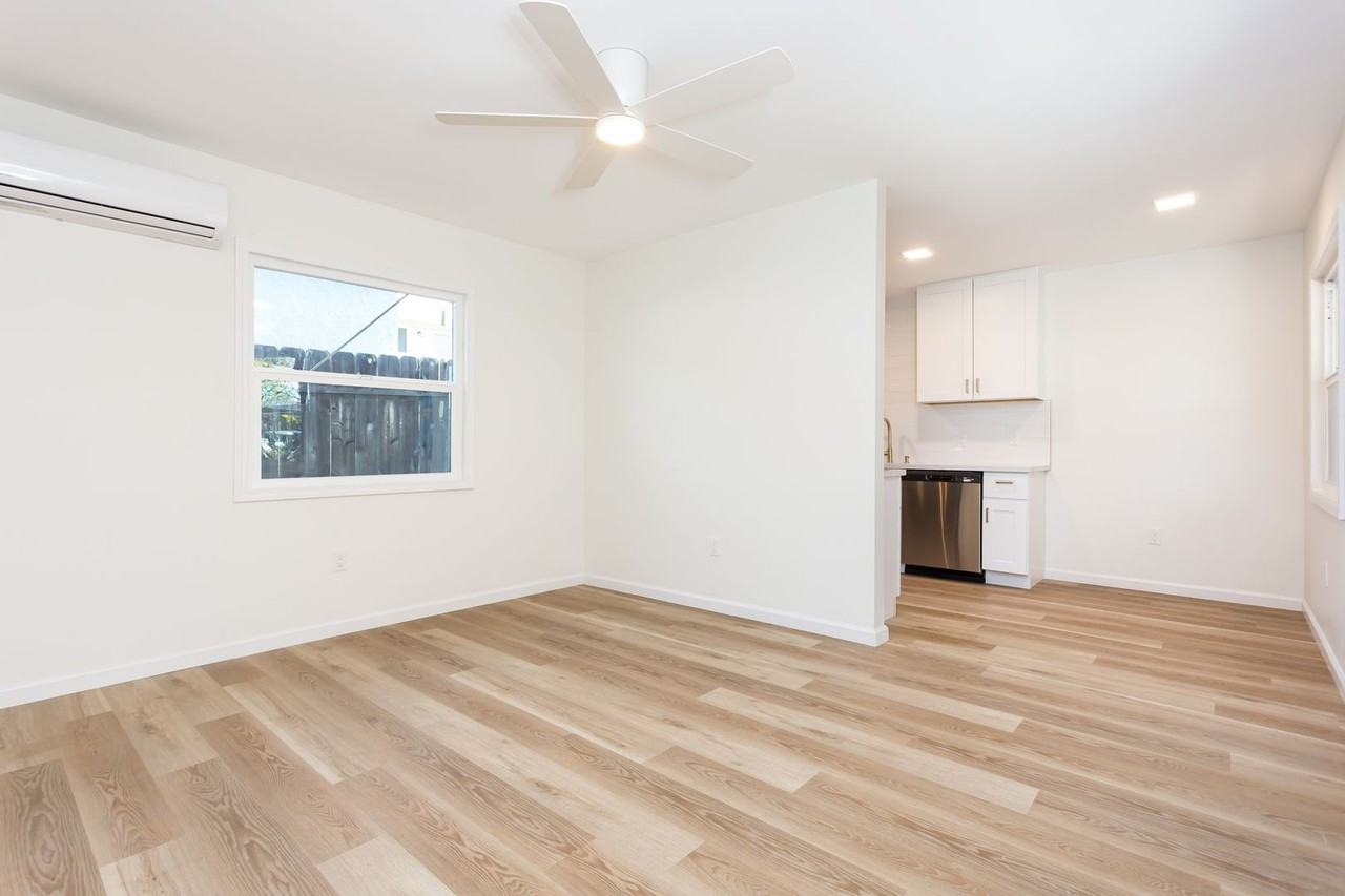 7621 Normal Ave - Photo 2 of 14