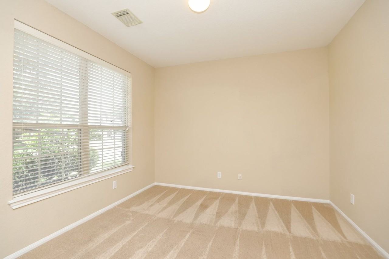 11023 Heartland Grove Dr - Photo 4 of 41