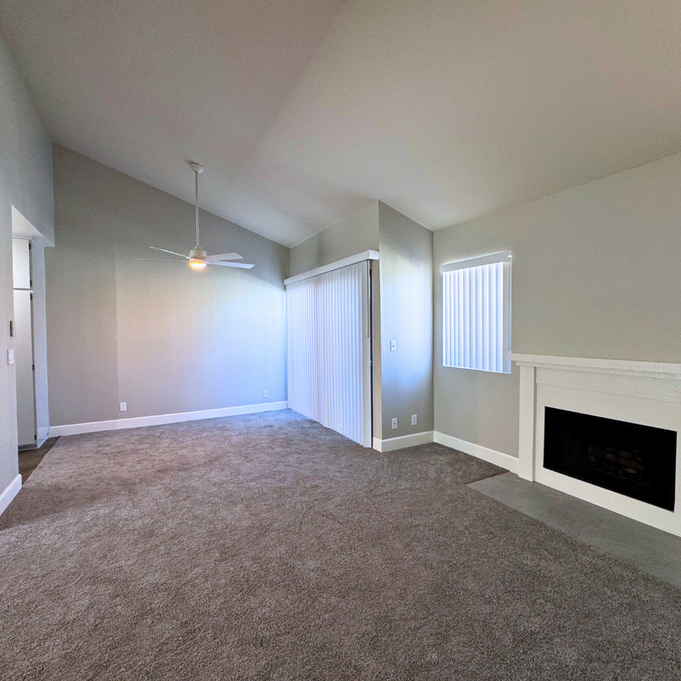 27063 Crossglade Ave #5 - Photo 3 of 17