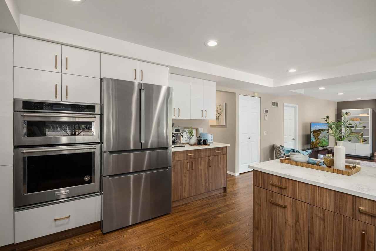 11616 Ne 67th St - Photo 3 of 22