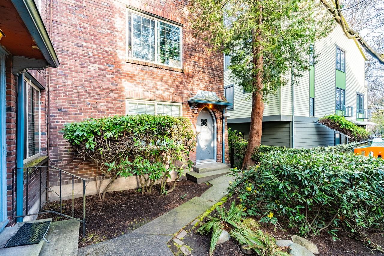 Lansdowne Manor - Photo 6 of 9