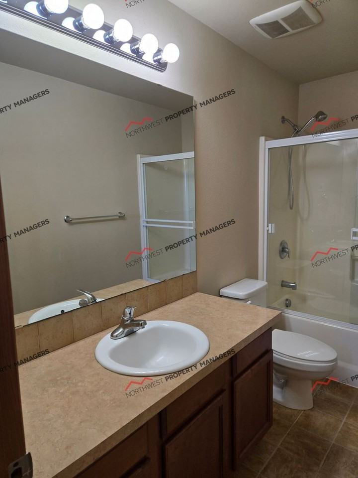 1820 Westside Ct - Photo 2 of 35