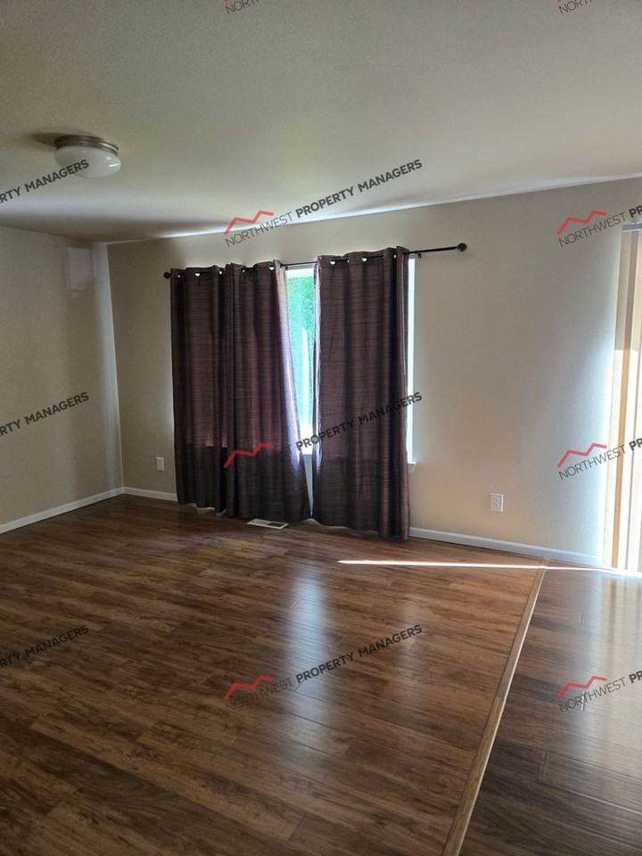 1820 Westside Ct - Photo 7 of 35