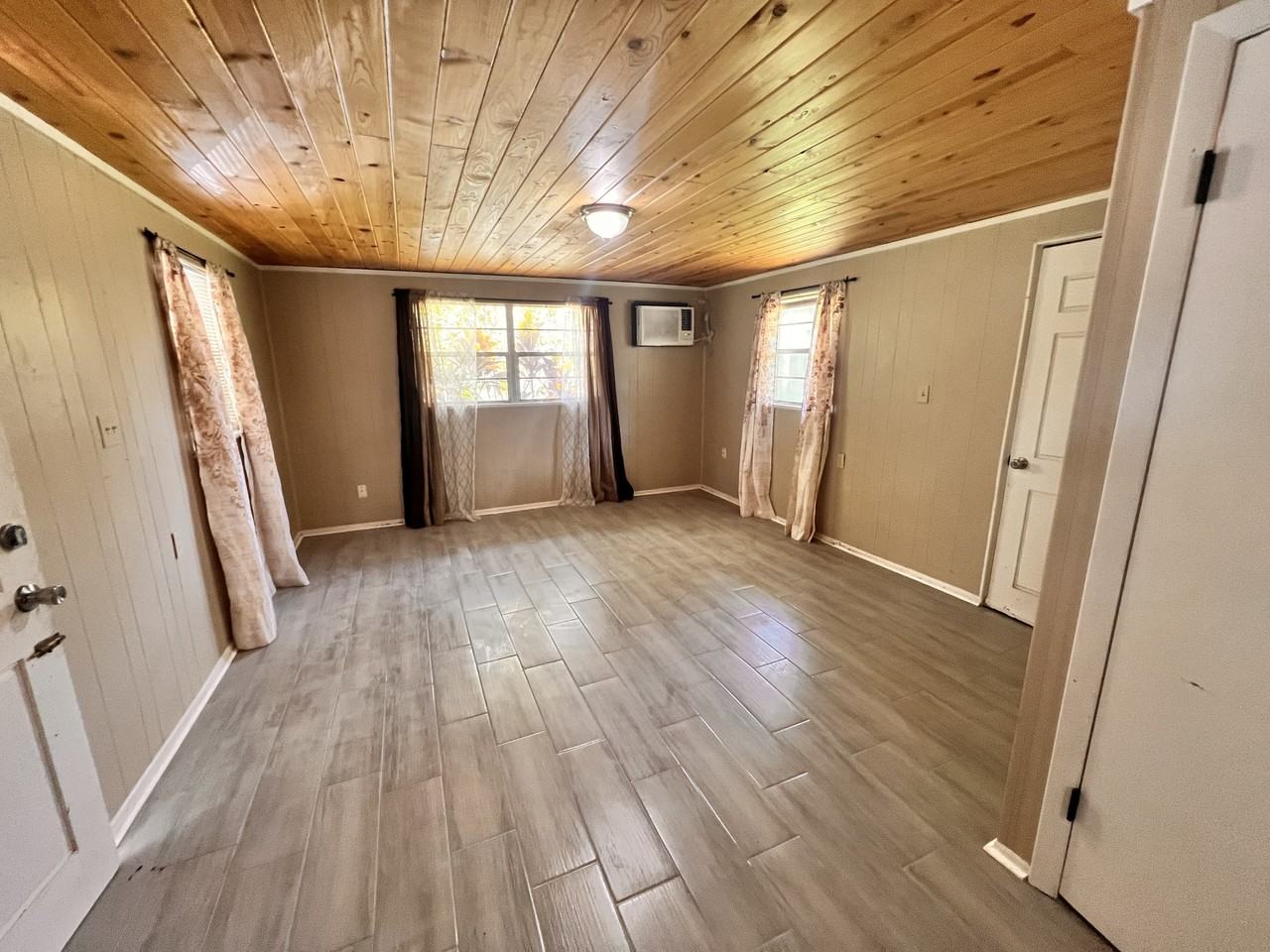 1212 Jamajo Boulevard, Unit B - Photo 2 of 6