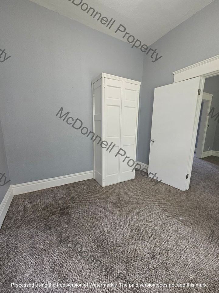 2833 8th Ave - Photo 3 of 6