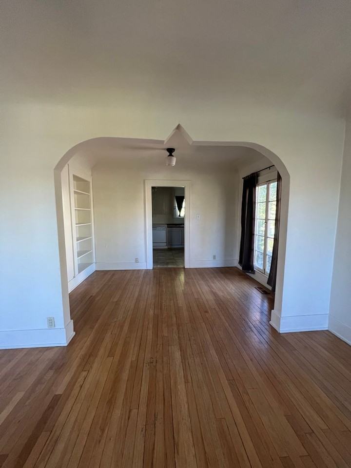 520 Jefferson St - Photo 3 of 9