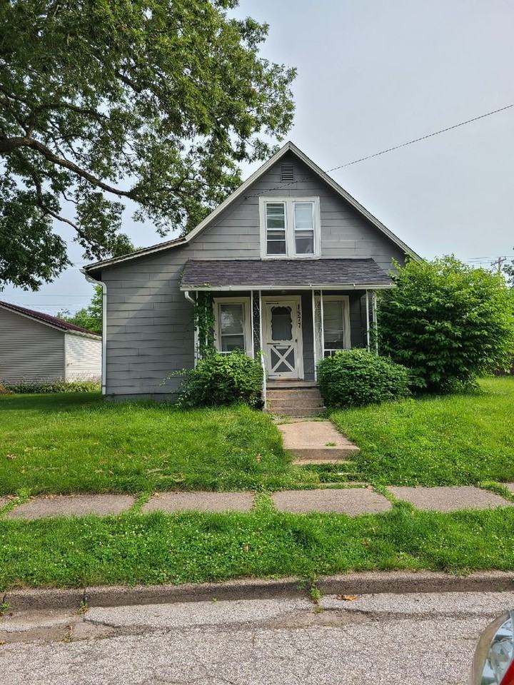 1577 31st Ave - Photo 2 of 13