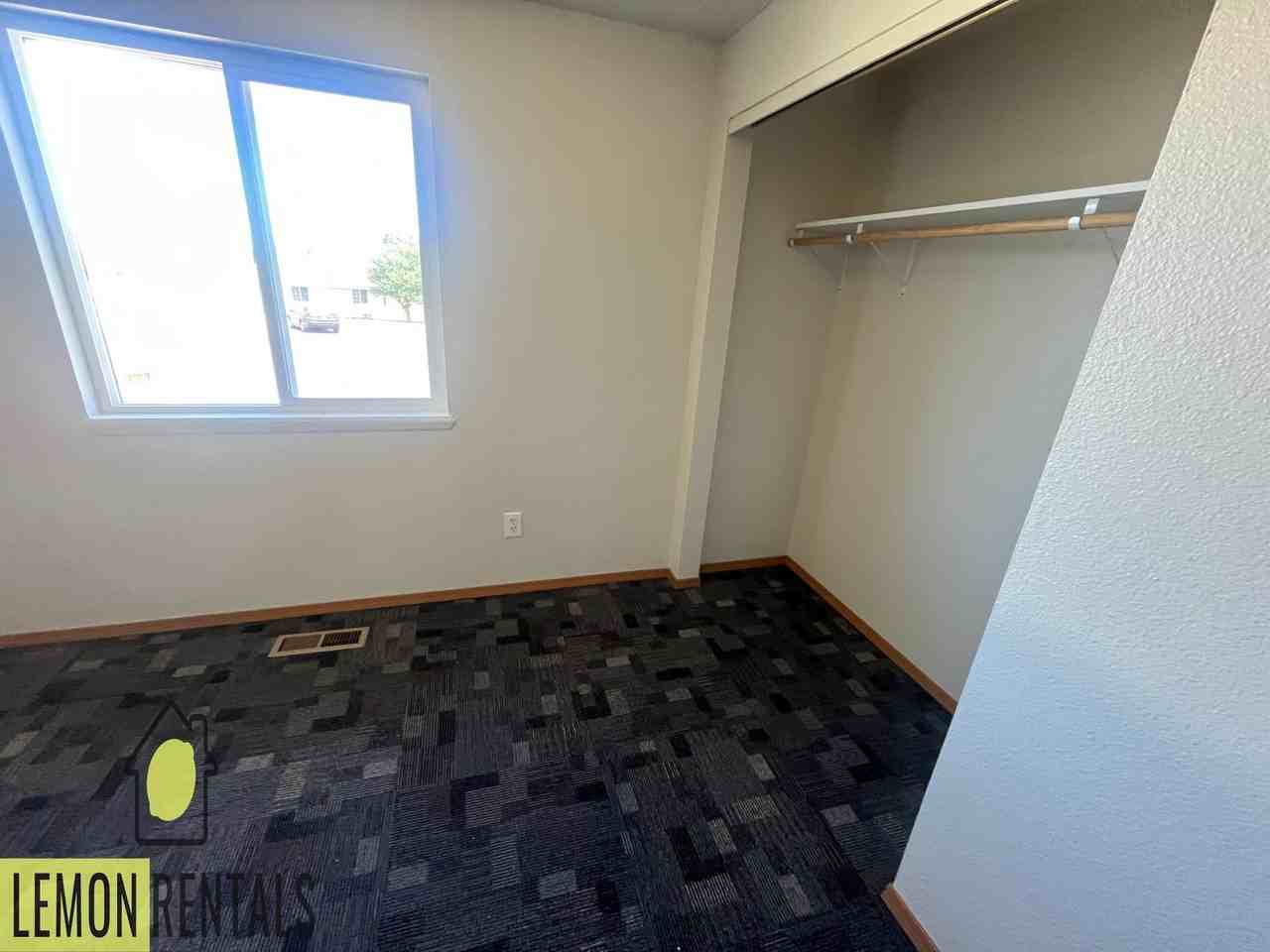 100 Van Buren Dr - Photo 3 of 11