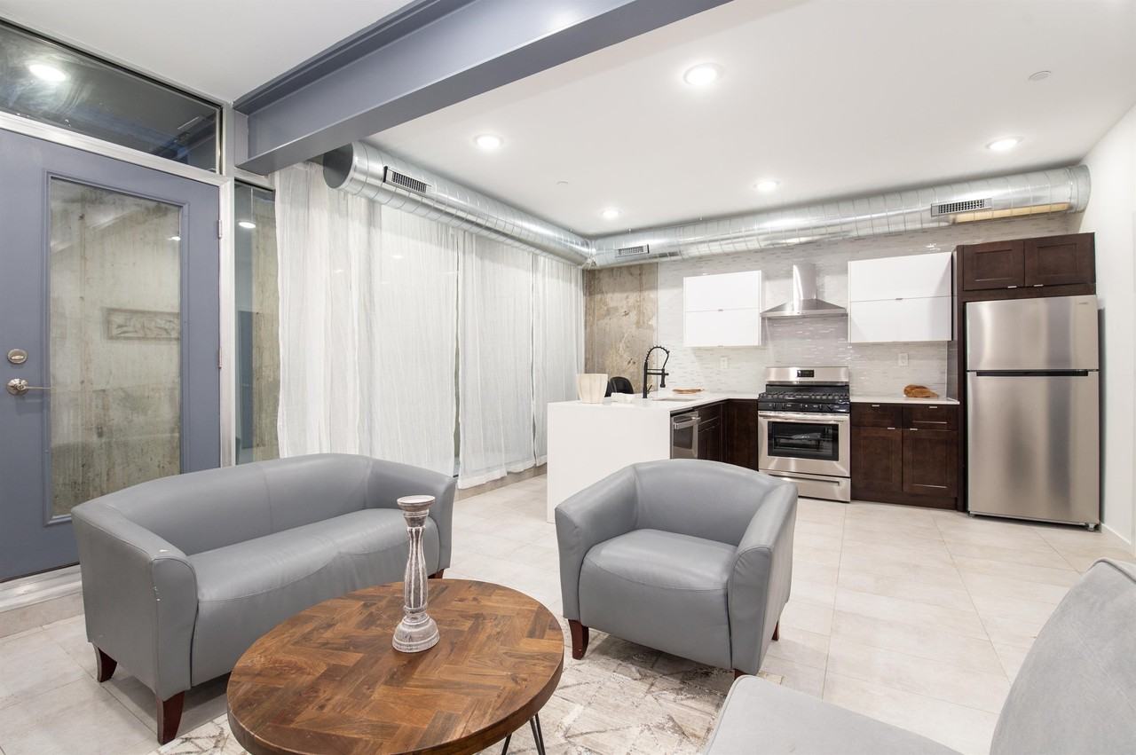 638 Diamond Street - Photo 2 of 17